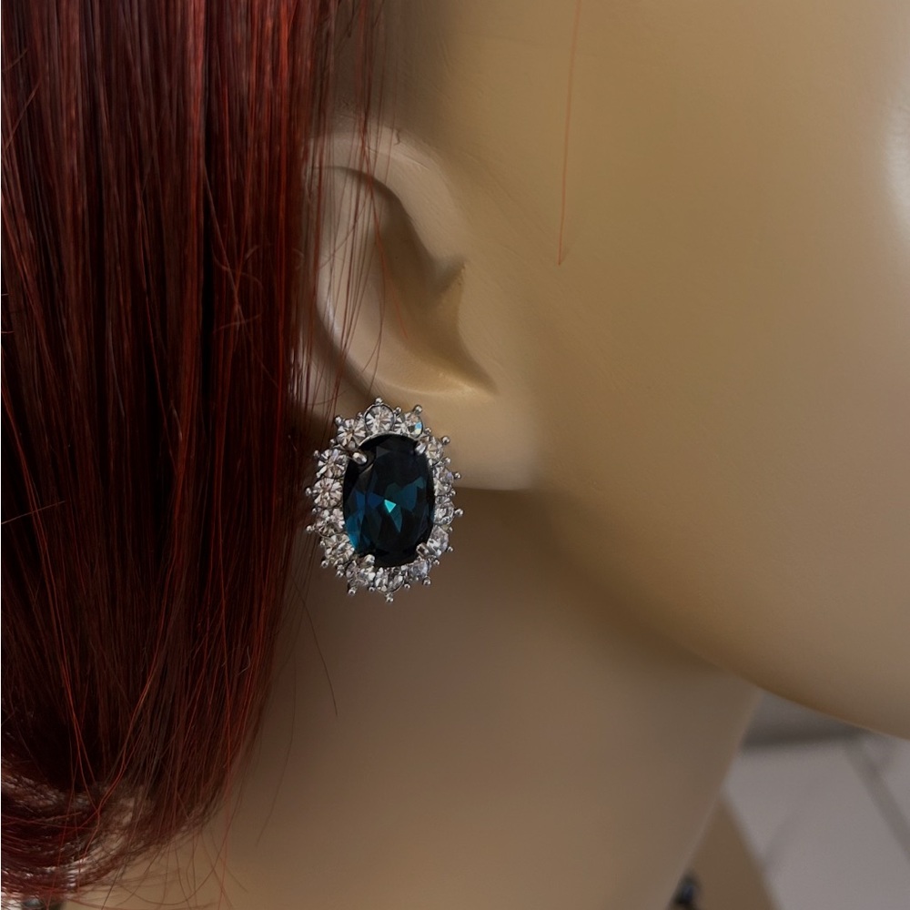 Sophisticated Dark Blue Expandable Ring and Silver Earrings